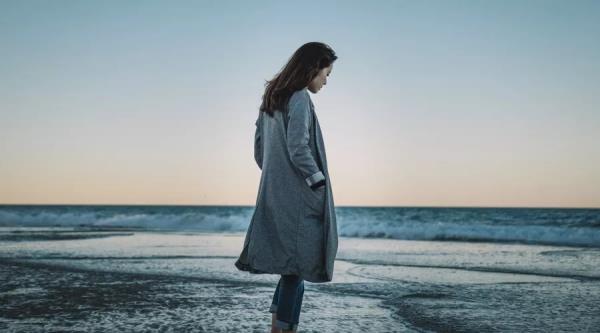 适合晚上吃宵夜发的说说 晚上吃宵夜发兄弟圈的说说 晚上宵夜适合吃什么小吃